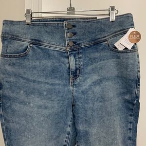 New with tags, Lane Bryant jegging crop sz 14